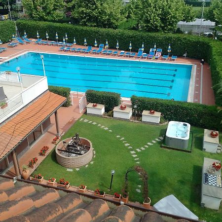 Residence Aurora Wellness & Spa アルベンガ エクステリア 写真